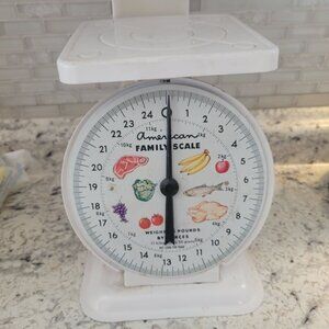 American Family Scale 25 Lb Capacity White Metal With Food Illustrations Kitchen